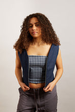 Load image into Gallery viewer, Navy Linen Gilet
